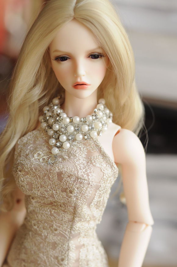 curvy bjd doll